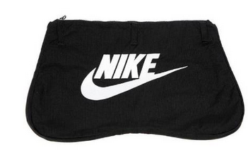 G-Dragon’s PEACEMINUSONE x Nike Bag