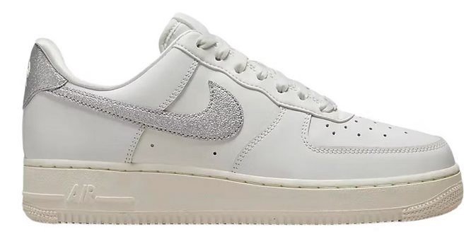 Nike Air Force 1 Low ‘Silver Swoosh’