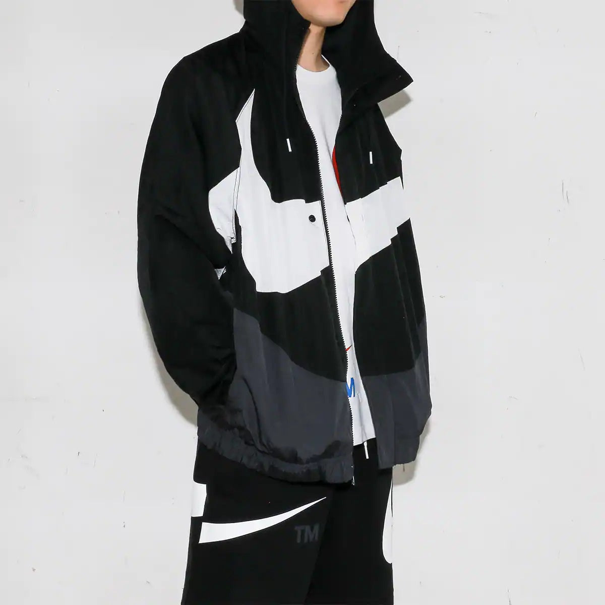 NIKE NSW SWOOSH WVN LND JKT BLACK/ANTHRACITE/WHITE