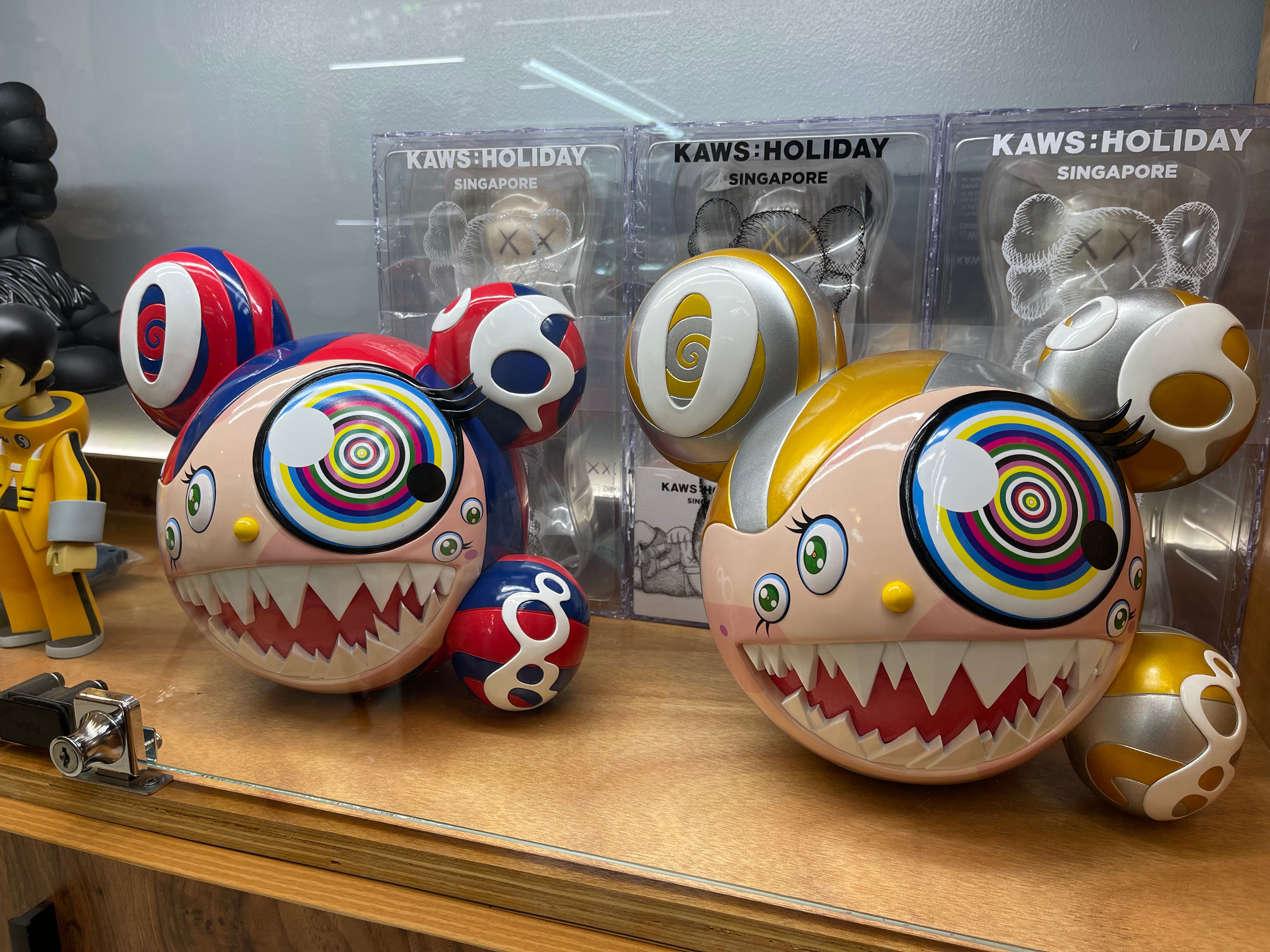 Takashi Murakami Murakami Mr. Dob Figure Gold – shoegamemanila Takashi Murakami Murakami Mr. Dob Figure Gold – shoegamemanila
